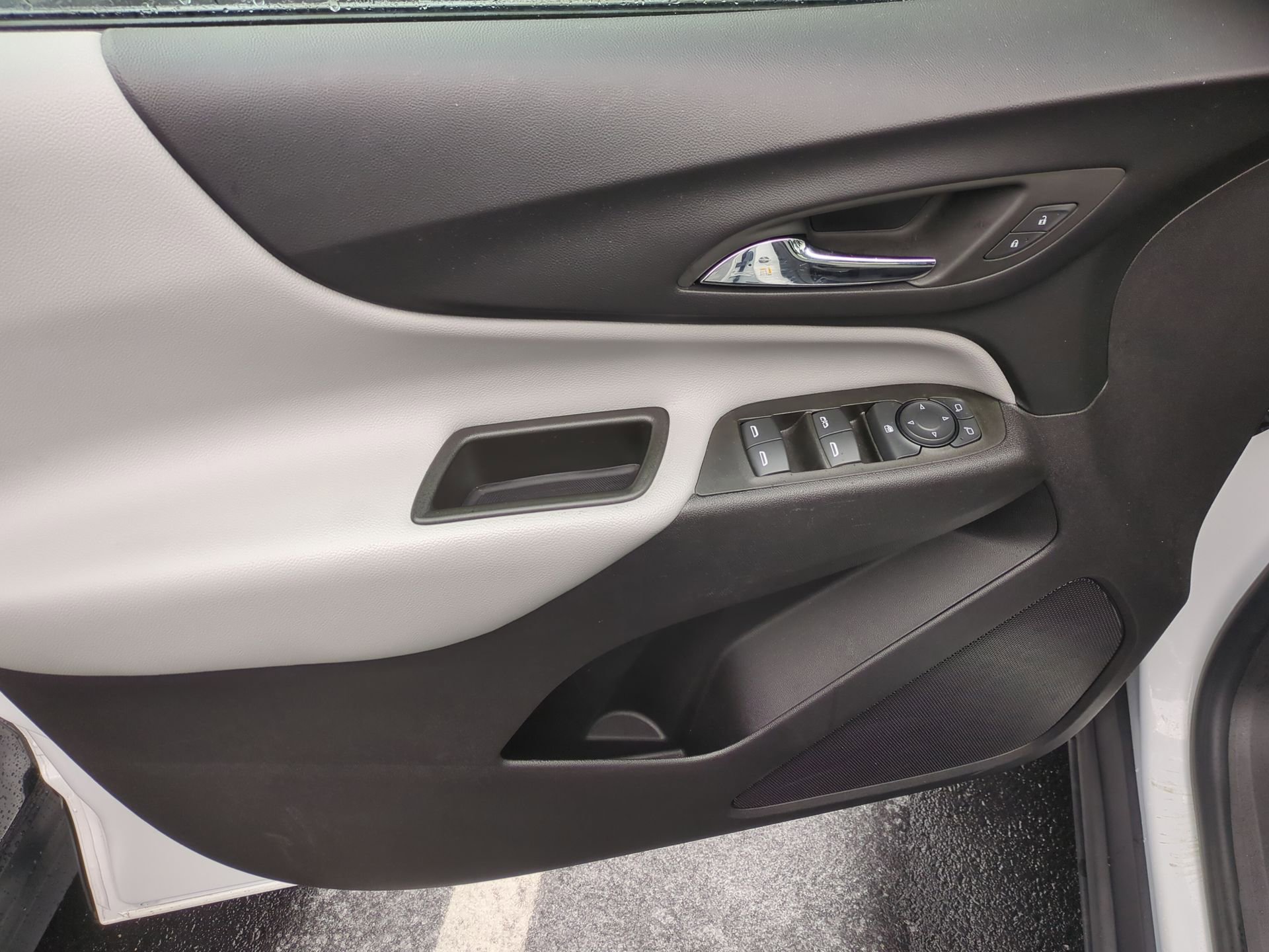 Certified 2024 Chevrolet Equinox LS w/ Driver Confidence II Package image 22