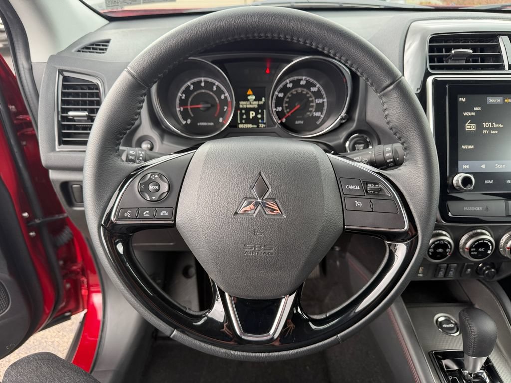 Used 2026 Mitsubishi Outlander Sport SE AWD/4WD image 15
