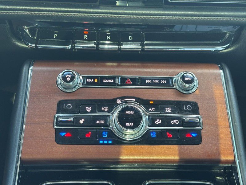 Used 2020 Lincoln Aviator Reserve w/ Equipment Group 202A image 25