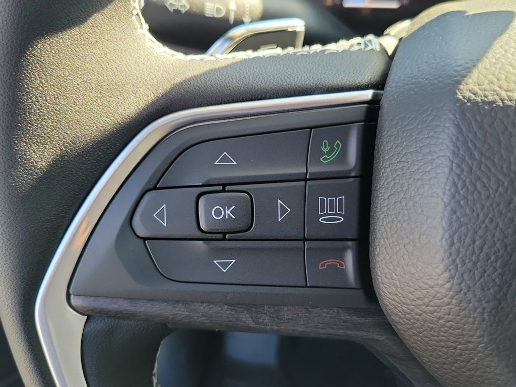 New 2026 Jeep Grand Cherokee Altitude RWD image 5