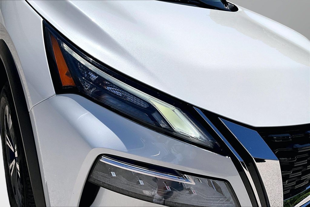 Used 2023 Nissan Rogue SV AWD/4WD image 31