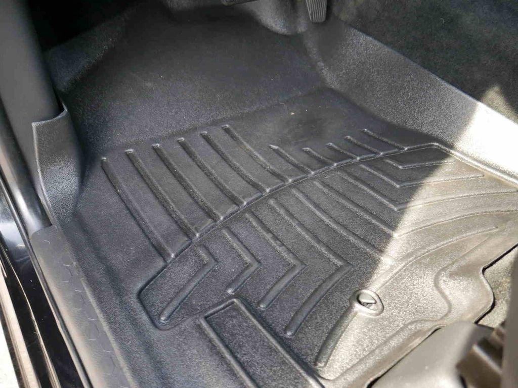 Used 2011 RAM 2500 Laramie w/ Protection Group image 29