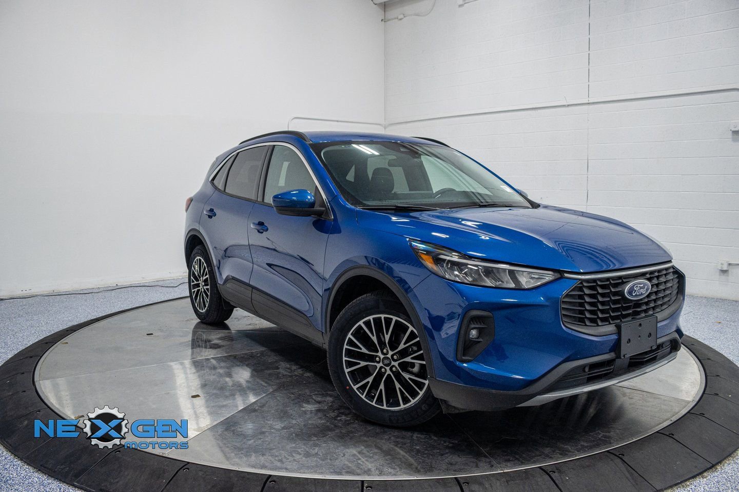 Used 2023 Ford Escape SE image 1