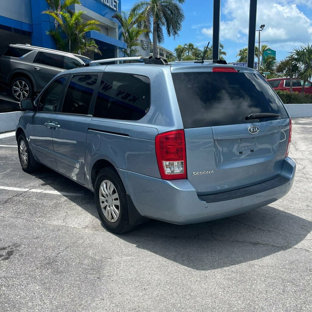 Used 2012 Kia Sedona LX FWD image 3