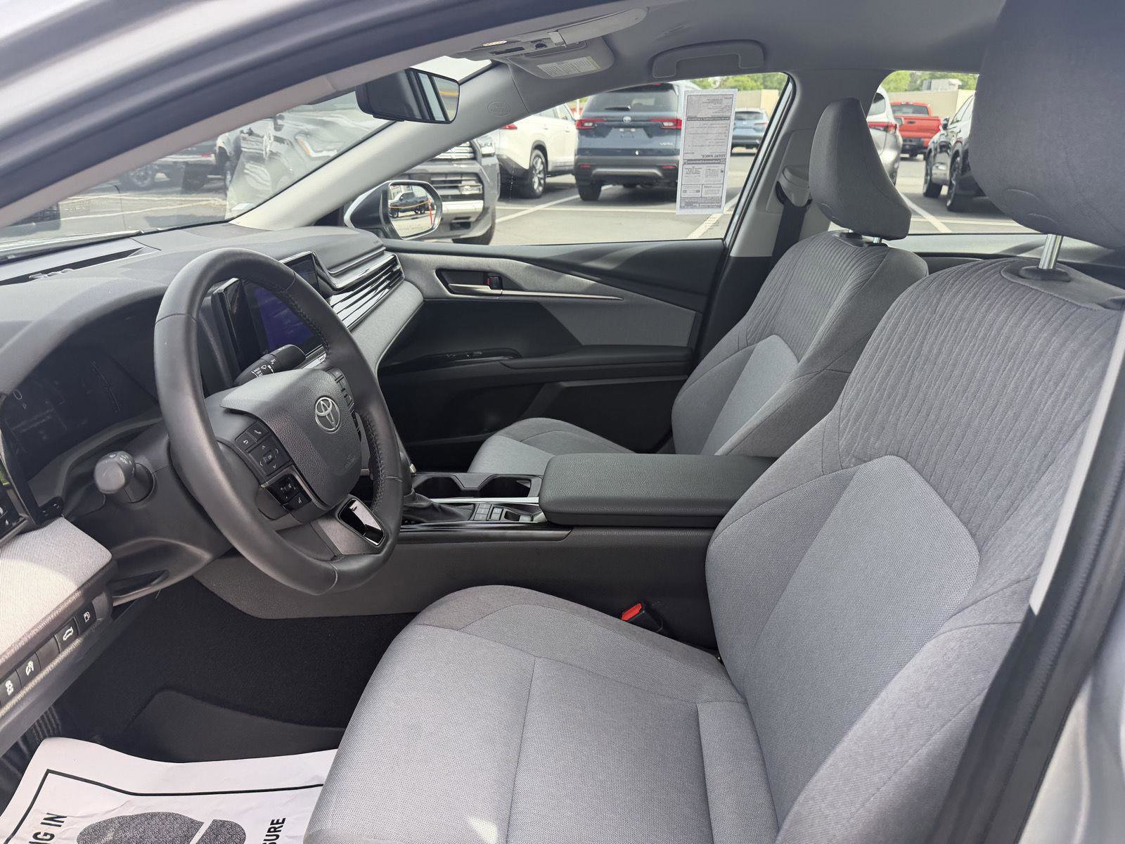 Used 2025 Toyota Camry LE w/ Convenience Package image 12