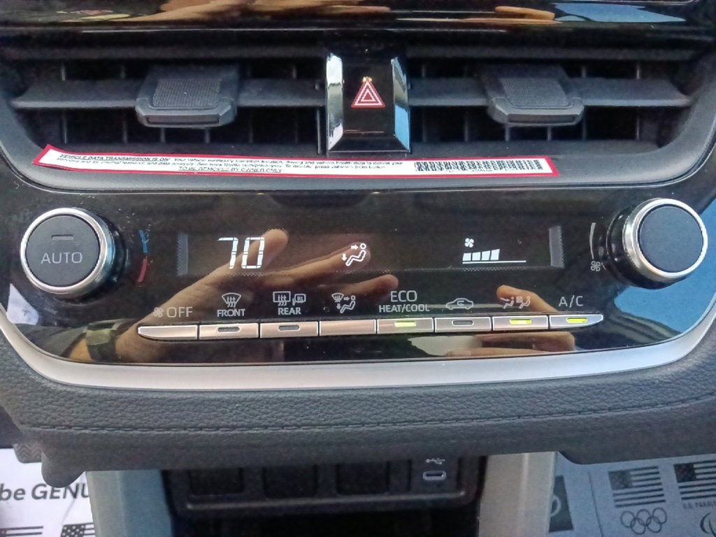 Used 2024 Toyota Corolla Cross LE w/ Moonroof Package image 23