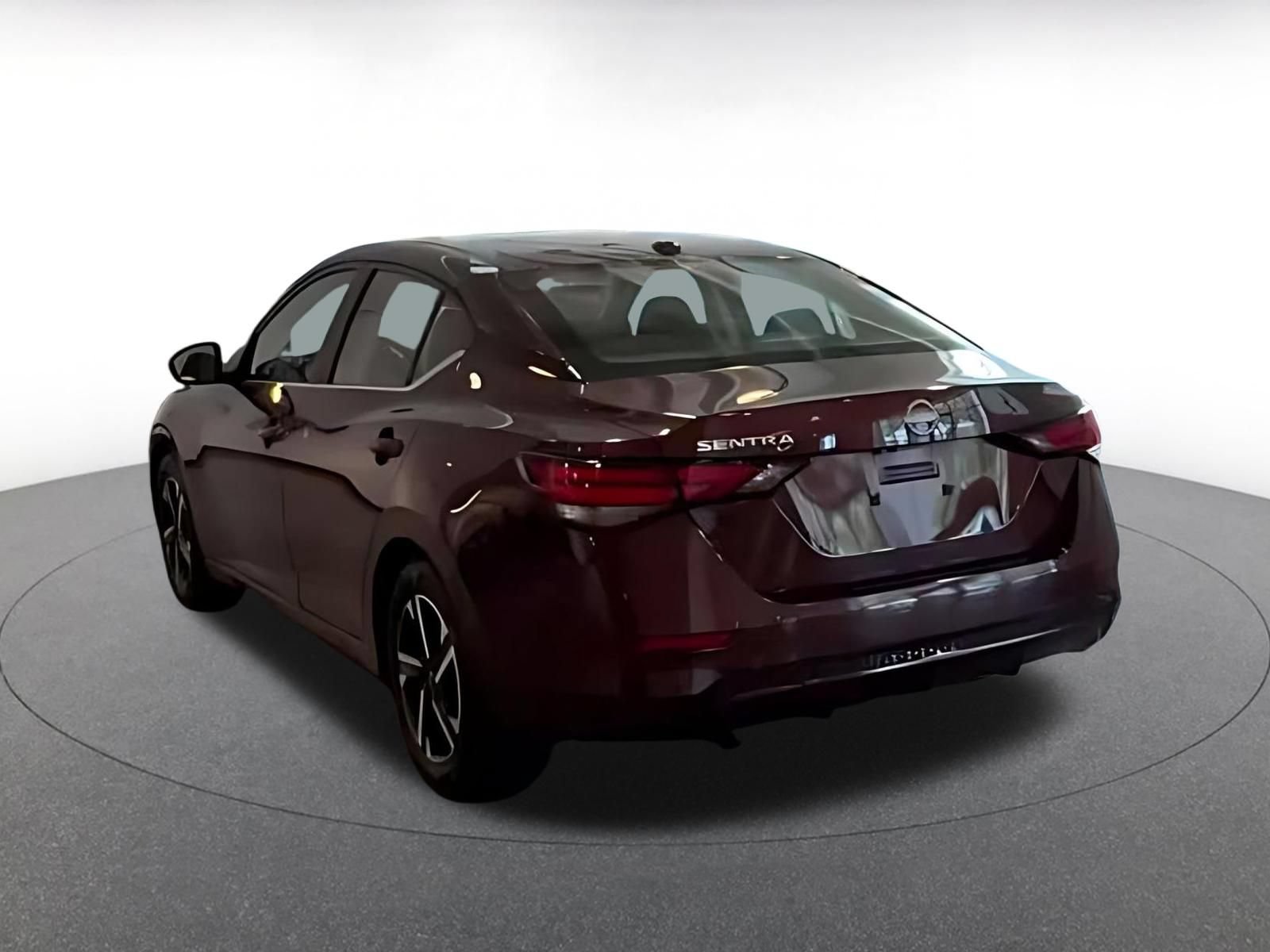 Used 2025 Nissan Sentra SV FWD image 9