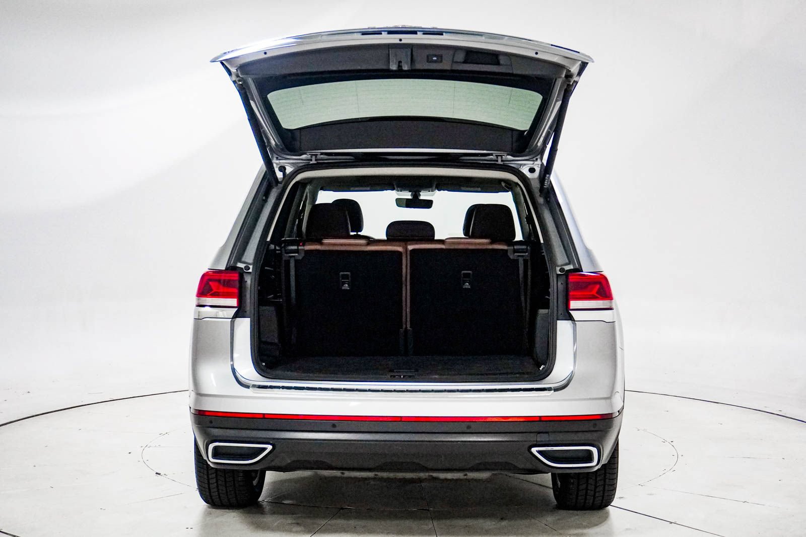 Used 2023 Volkswagen Atlas SE w/ Panoramic Sunroof Package AWD/4WD image 7