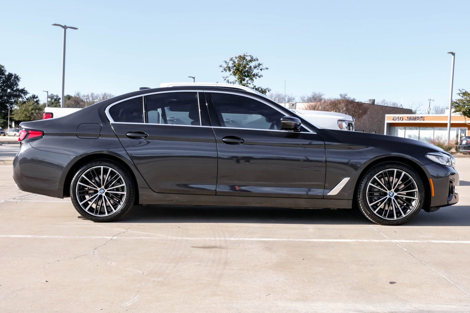 Used 2023 BMW 530i xDrive w/ Executive Package image 11