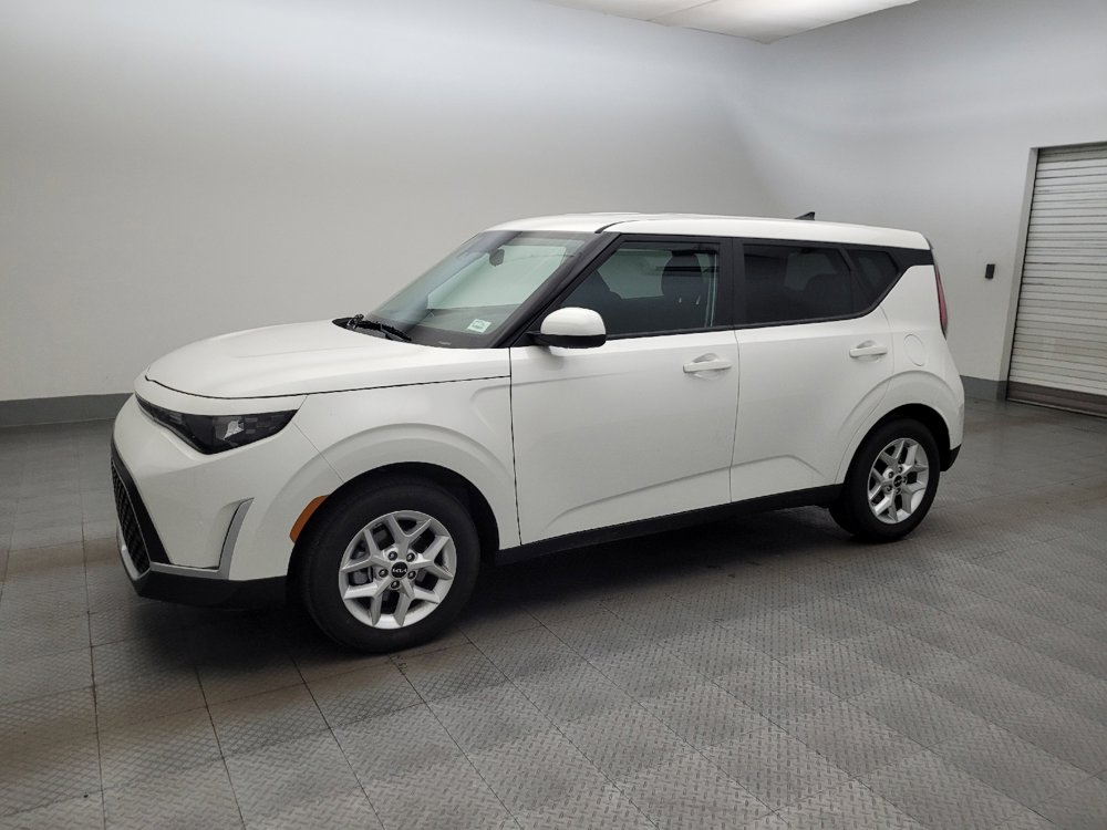 Used 2025 Kia Soul S image 2