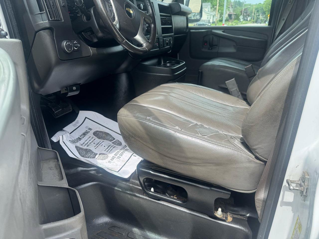 Used 2015 Chevrolet Express 3500 Extended RWD image 12