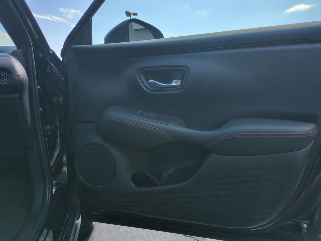 Used 2025 Honda HR-V Sport image 32