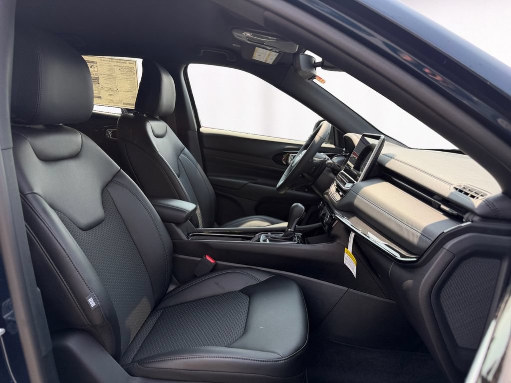 New 2026 Jeep Compass Latitude AWD/4WD image 15