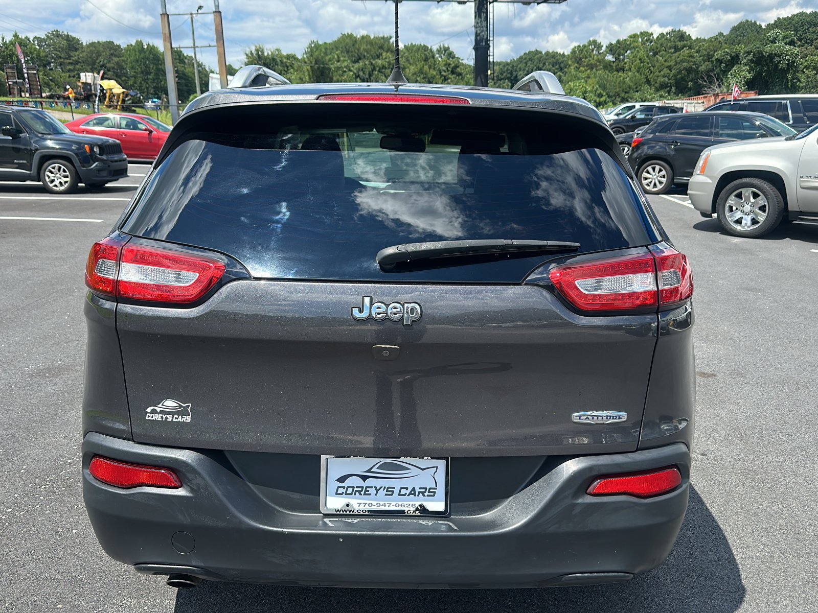Used 2018 Jeep Cherokee Latitude Plus FWD image 4