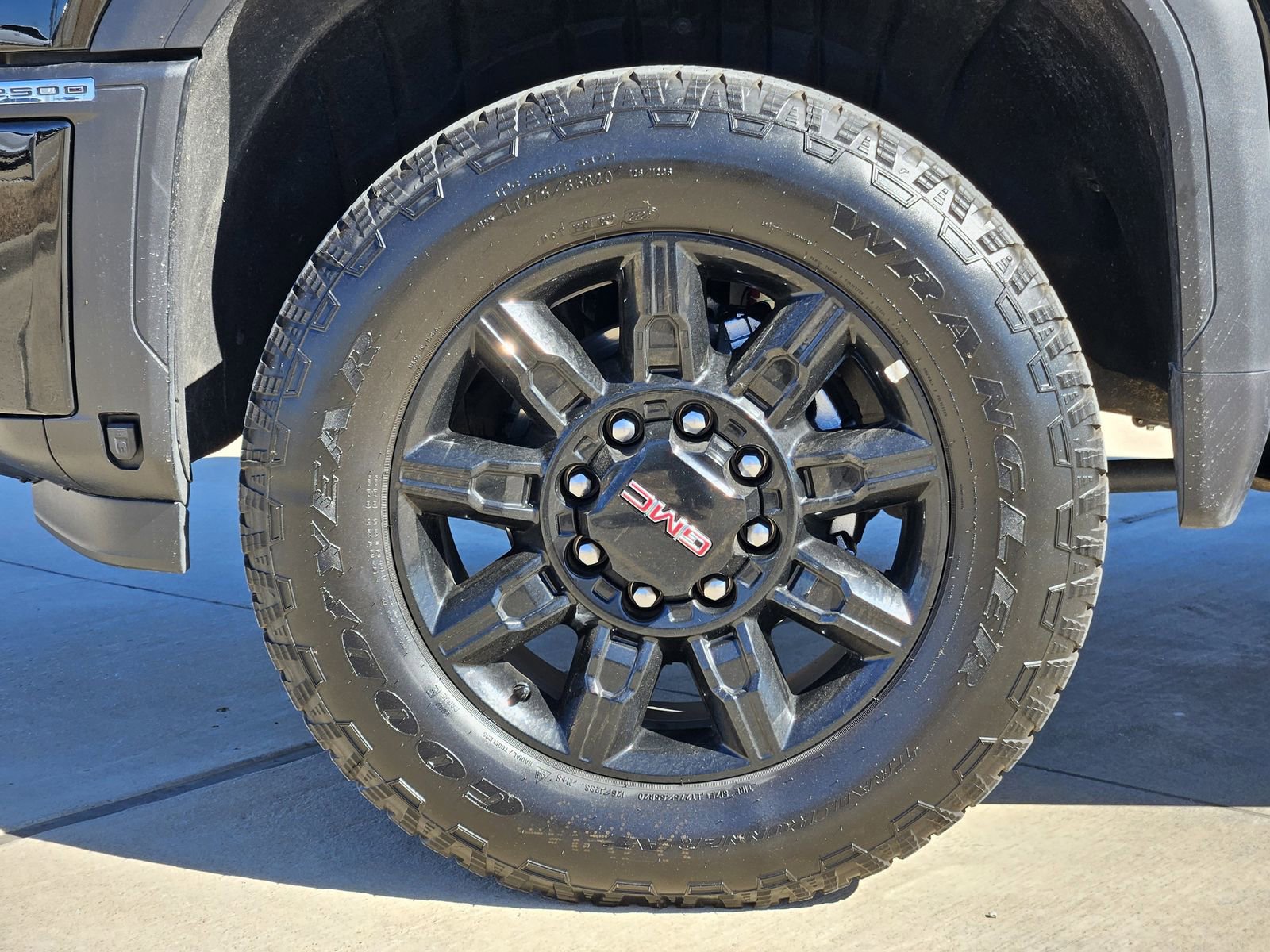 Certified 2025 GMC Sierra 2500 AT4 w/ AT4 Premium Plus Package image 14