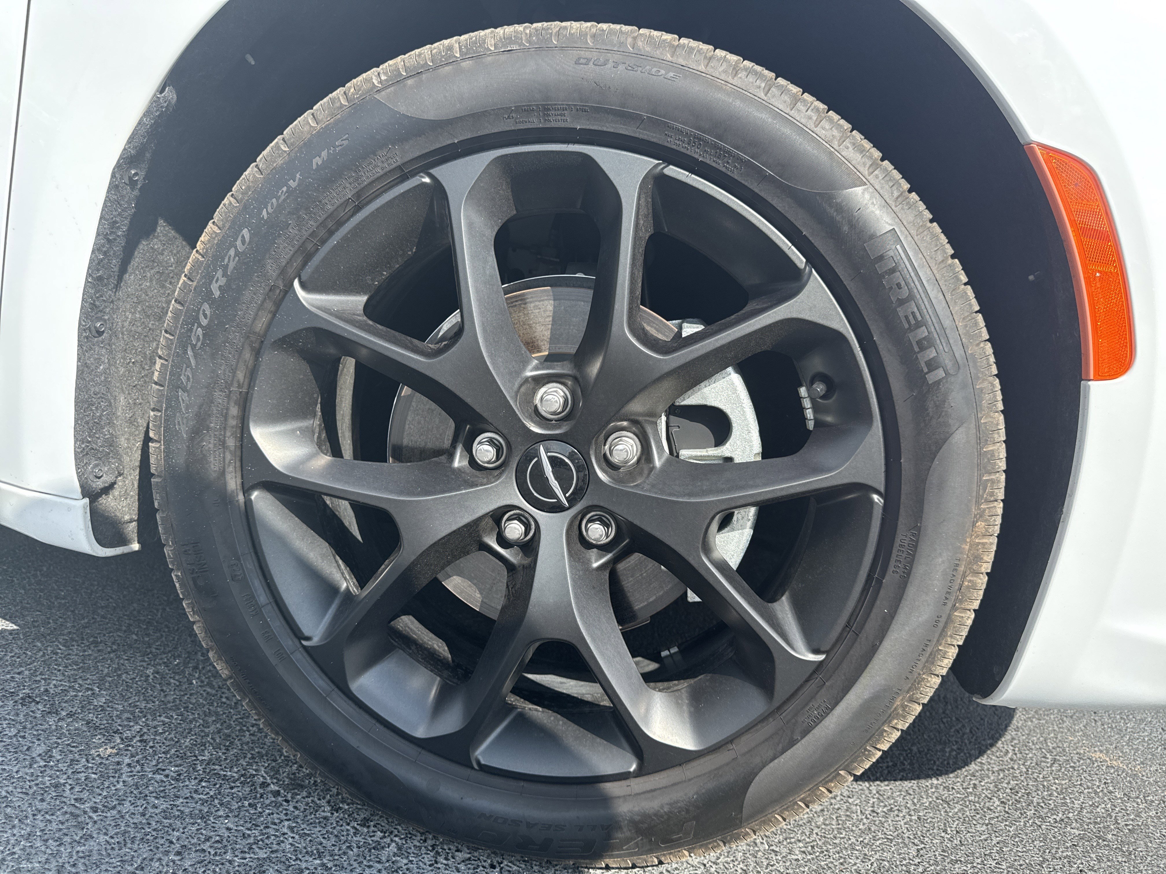 Used 2024 Chrysler Pacifica Touring-L w/ S Appearance Package image 24