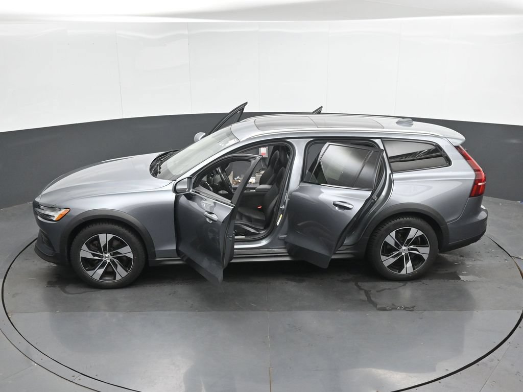 Used 2020 Volvo V60 T5 Cross Country w/ Protection Package AWD/4WD image 36