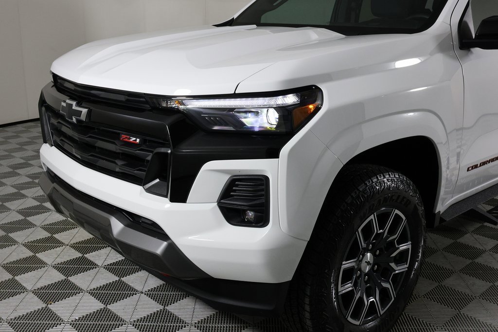 Used 2024 Chevrolet Colorado Z71 w/ Z71 Convenience Package 2 image 38