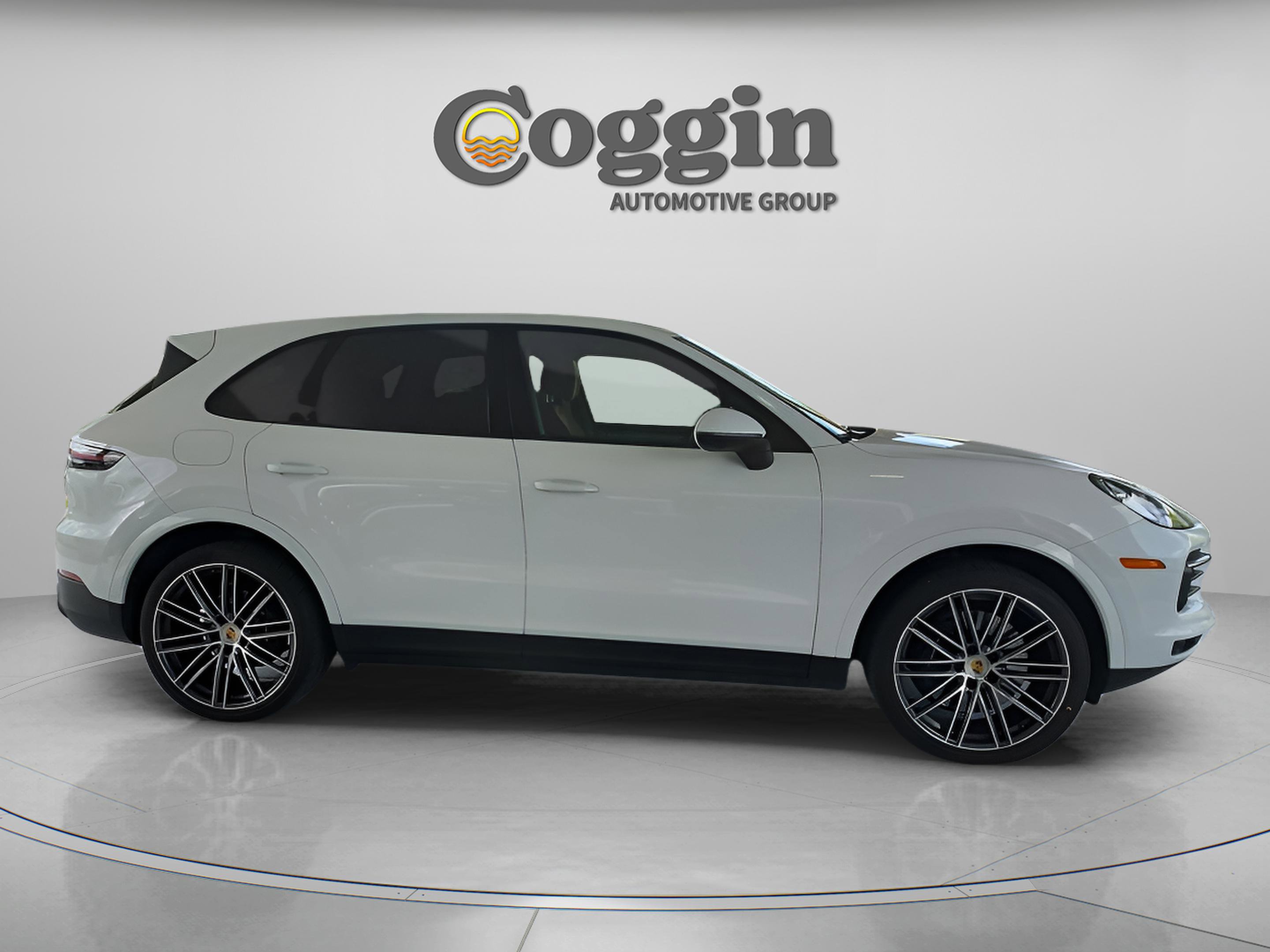 Used 2023 Porsche Cayenne Platinum Edition AWD/4WD image 6