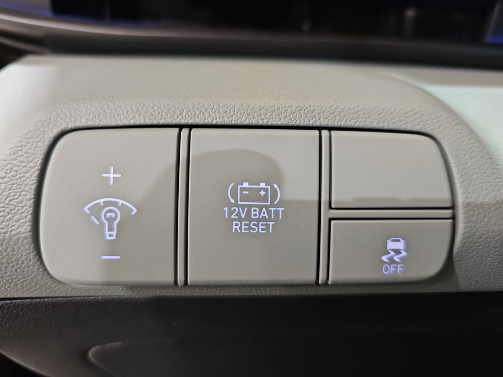 New 2026 Hyundai Elantra Limited image 25