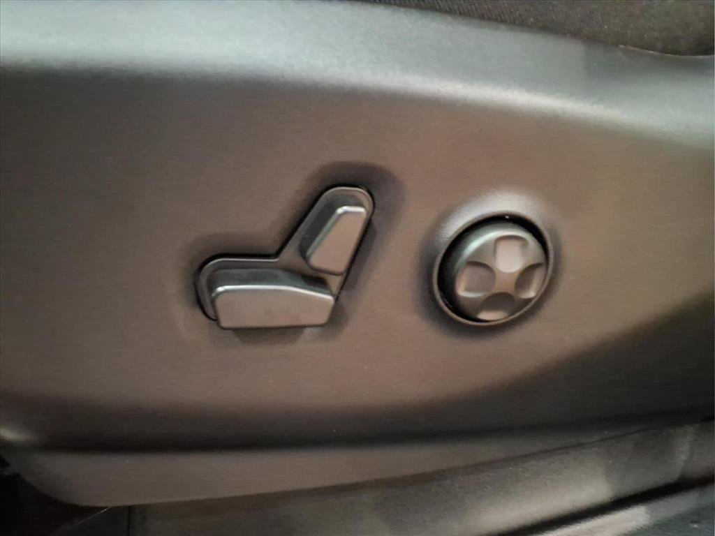 New 2027 Chrysler Pacifica Limited AWD/4WD image 14