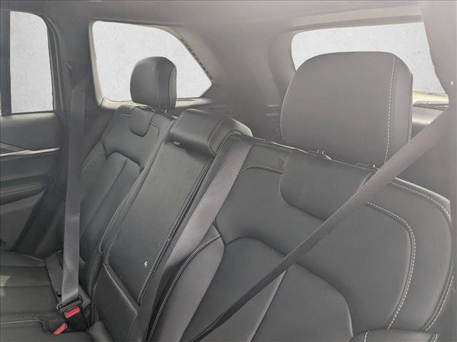 Certified 2025 Jeep Grand Cherokee Limited AWD/4WD image 16