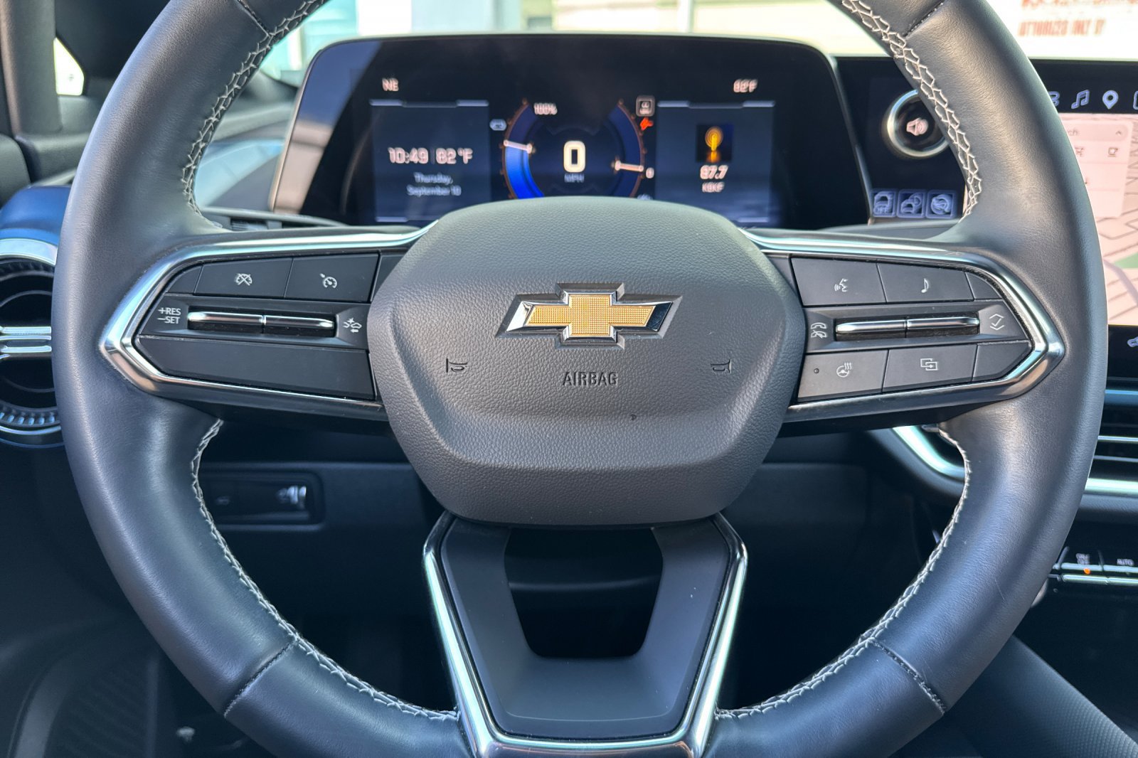 Used 2024 Chevrolet Equinox EV LT FWD image 30