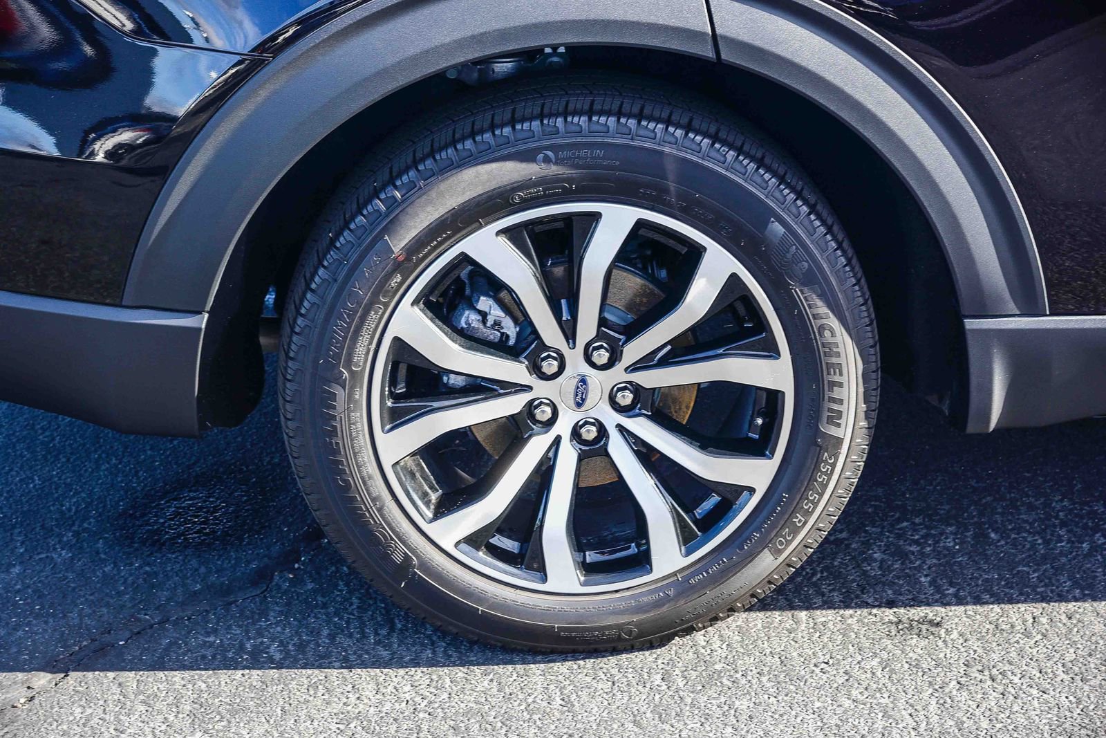 Used 2025 Ford Explorer ST-Line w/ Premium Package image 8