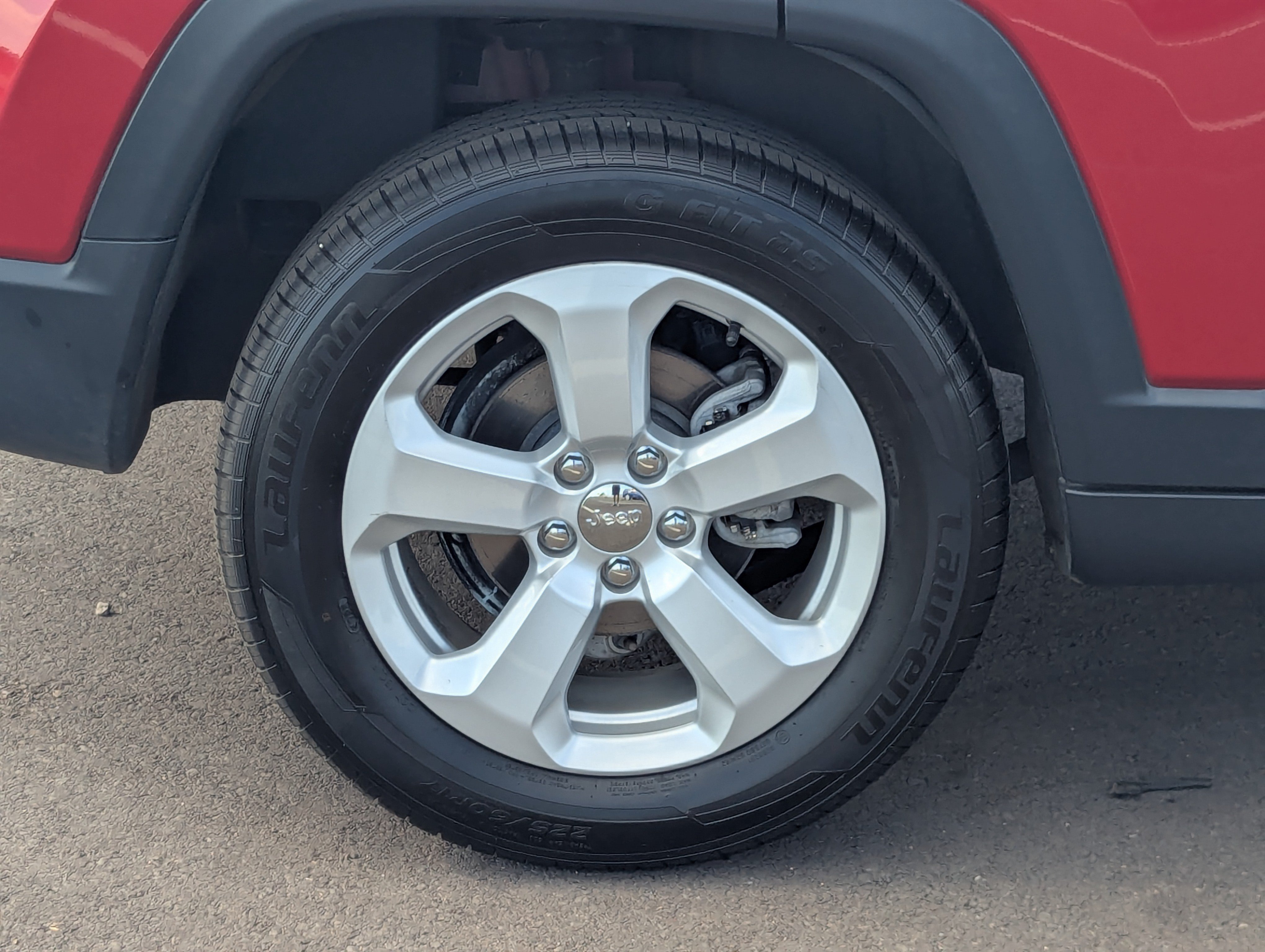 Used 2018 Jeep Compass Latitude w/ Cold Weather Group AWD/4WD image 9