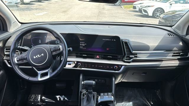 Used 2025 Kia Sportage EX FWD image 13