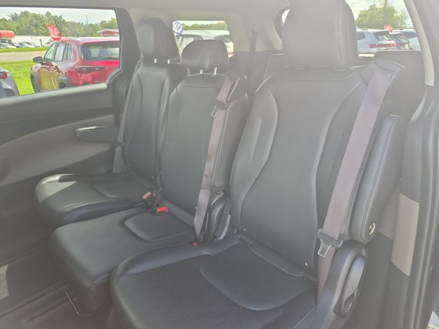 Used 2025 Kia Carnival FWD image 25