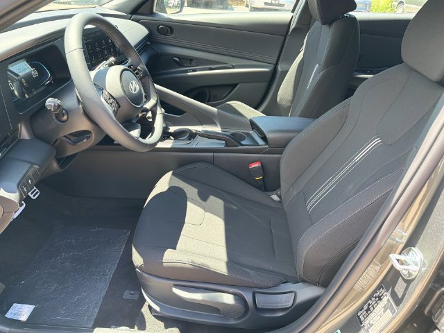 New 2026 Hyundai Elantra Sport FWD image 22