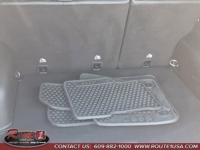 Used 2024 Jeep Compass Trailhawk image 17