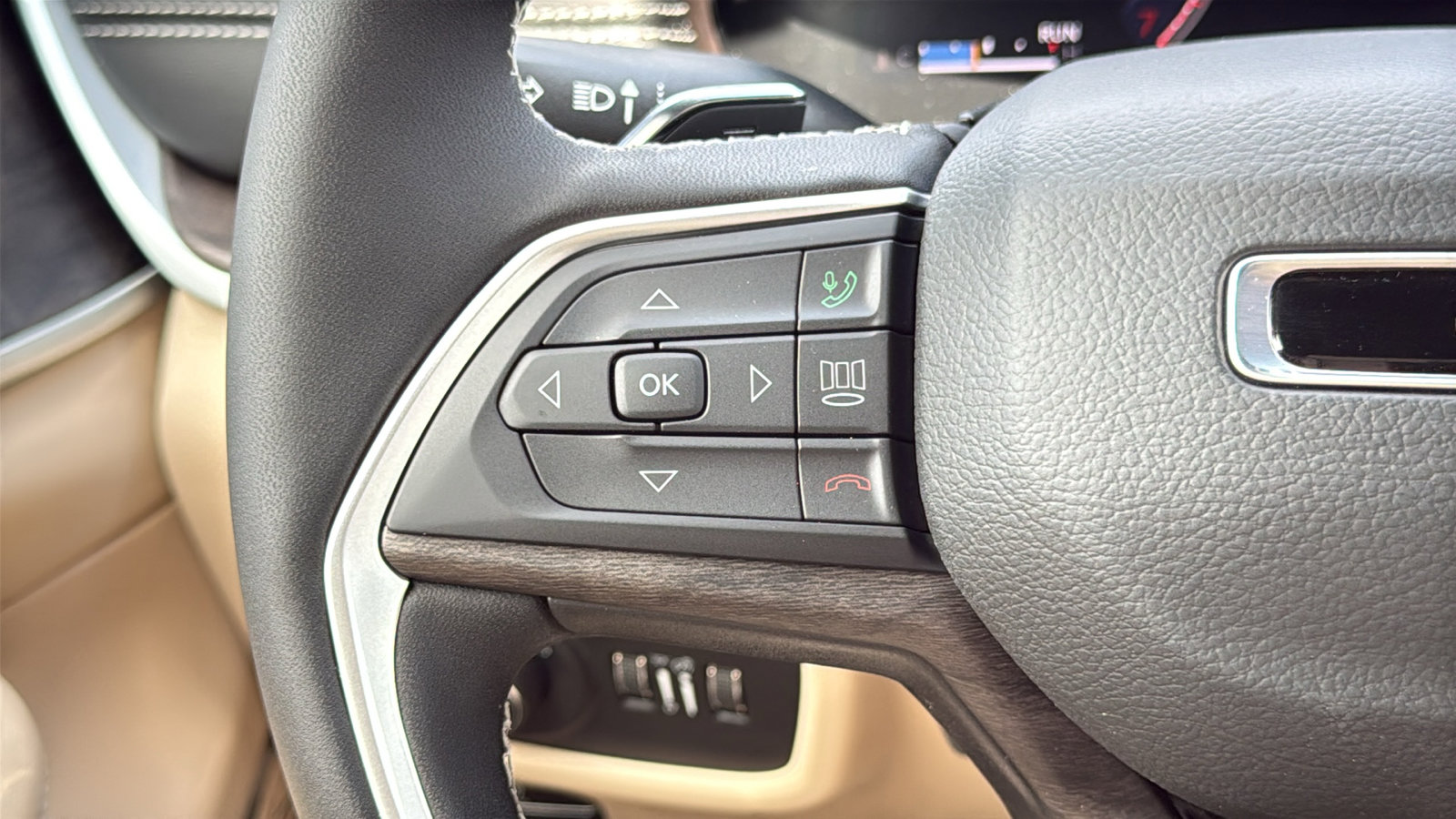 New 2026 Jeep Grand Cherokee L Limited w/ Luxury Tech Group II RWD image 23