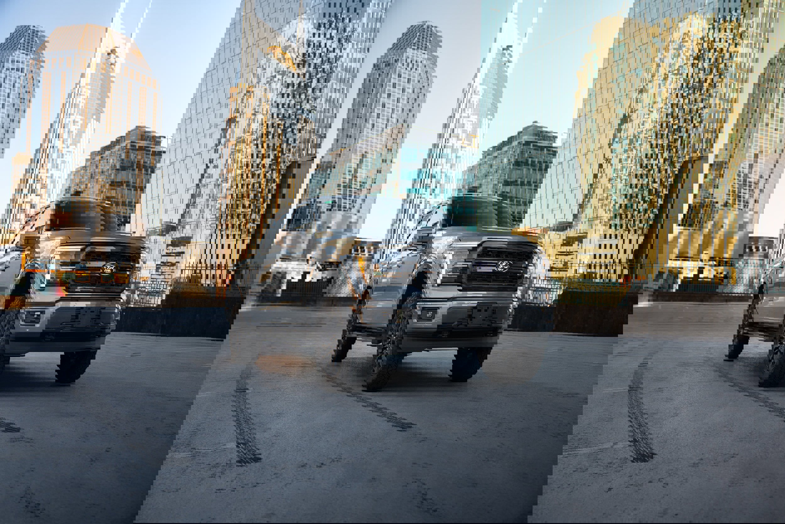 Used 2025 Ford F150 Lariat w/ Equipment Group 502A High image 1