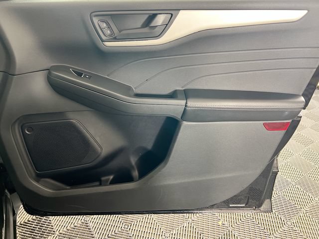 Used 2022 Ford Escape SE w/ Cold Weather Package AWD/4WD image 30