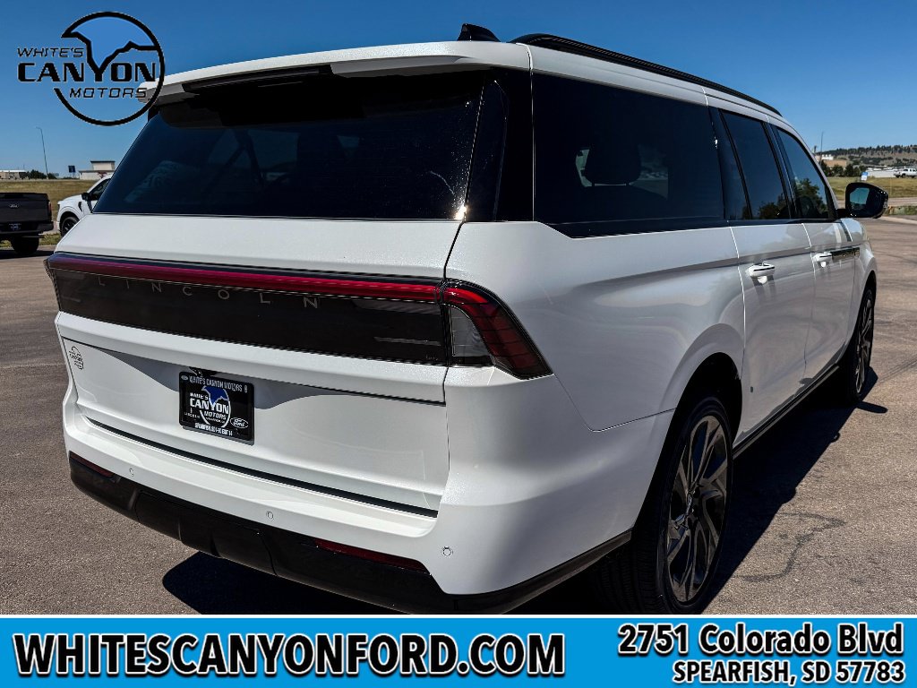New 2027 Lincoln Navigator L Reserve w/ Jet Appearance Package AWD/4WD image 9
