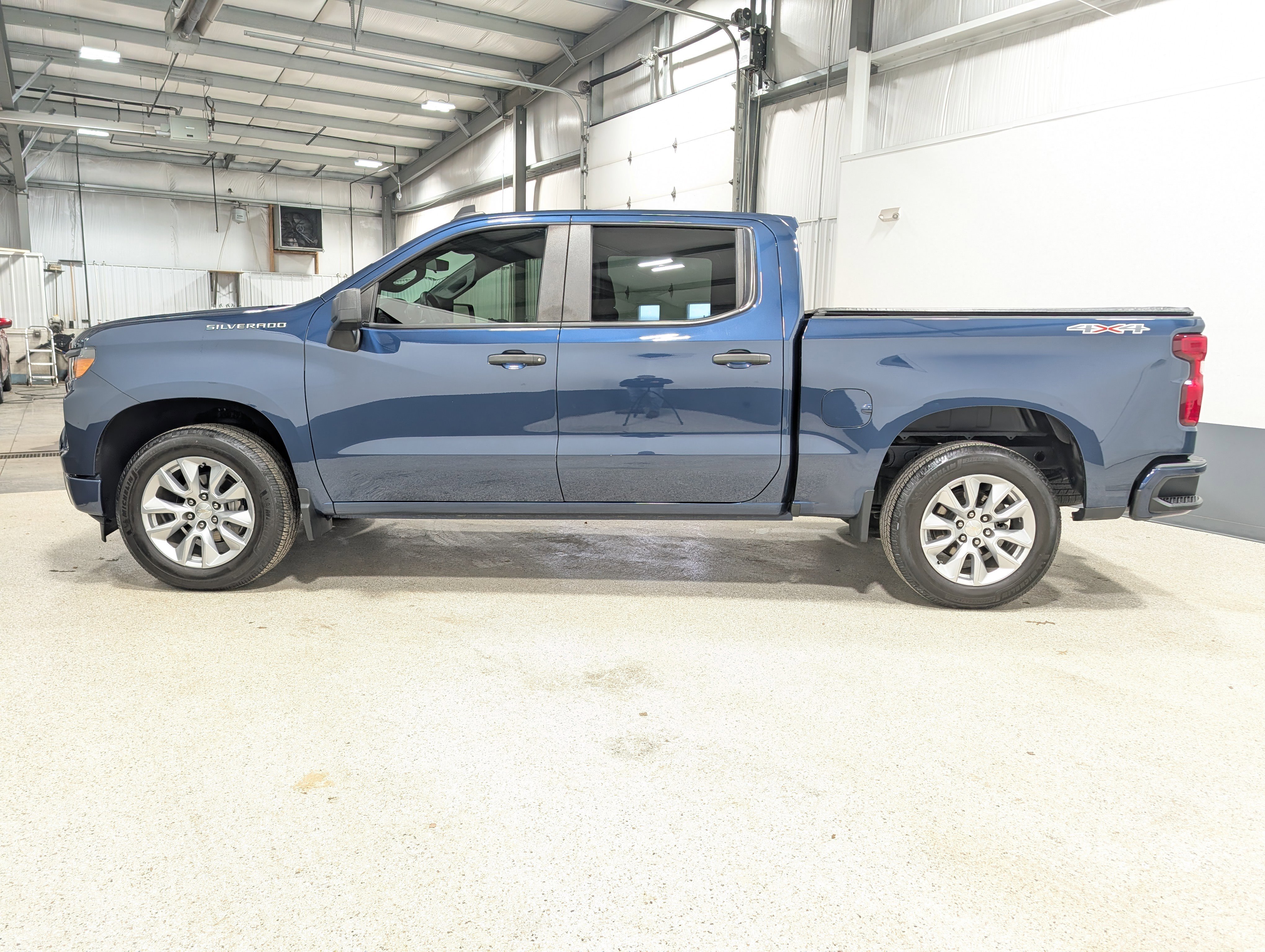 Used 2022 Chevrolet Silverado 1500 Custom AWD/4WD image 6