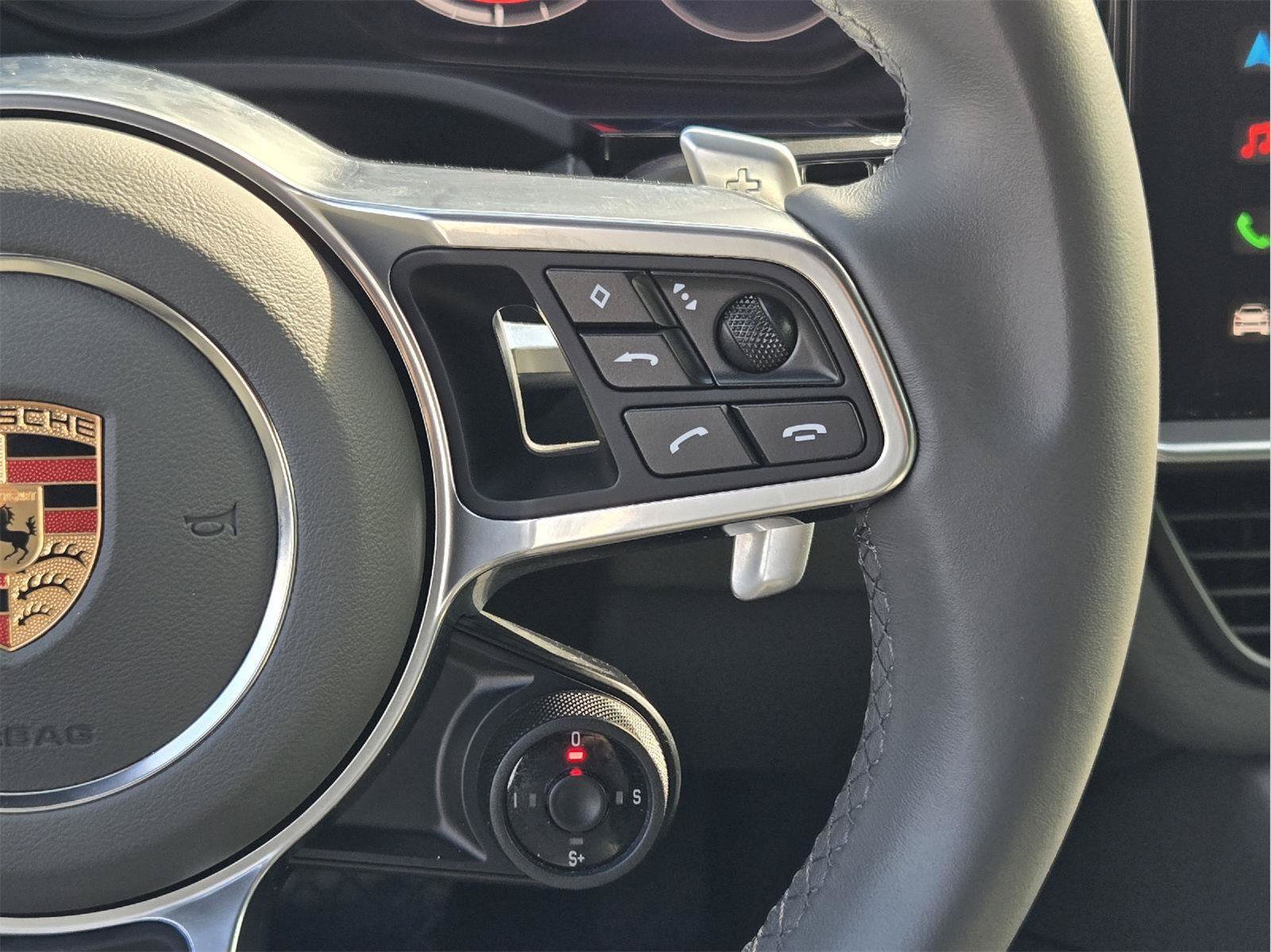 Used 2022 Porsche Cayenne Platinum Edition AWD/4WD image 26