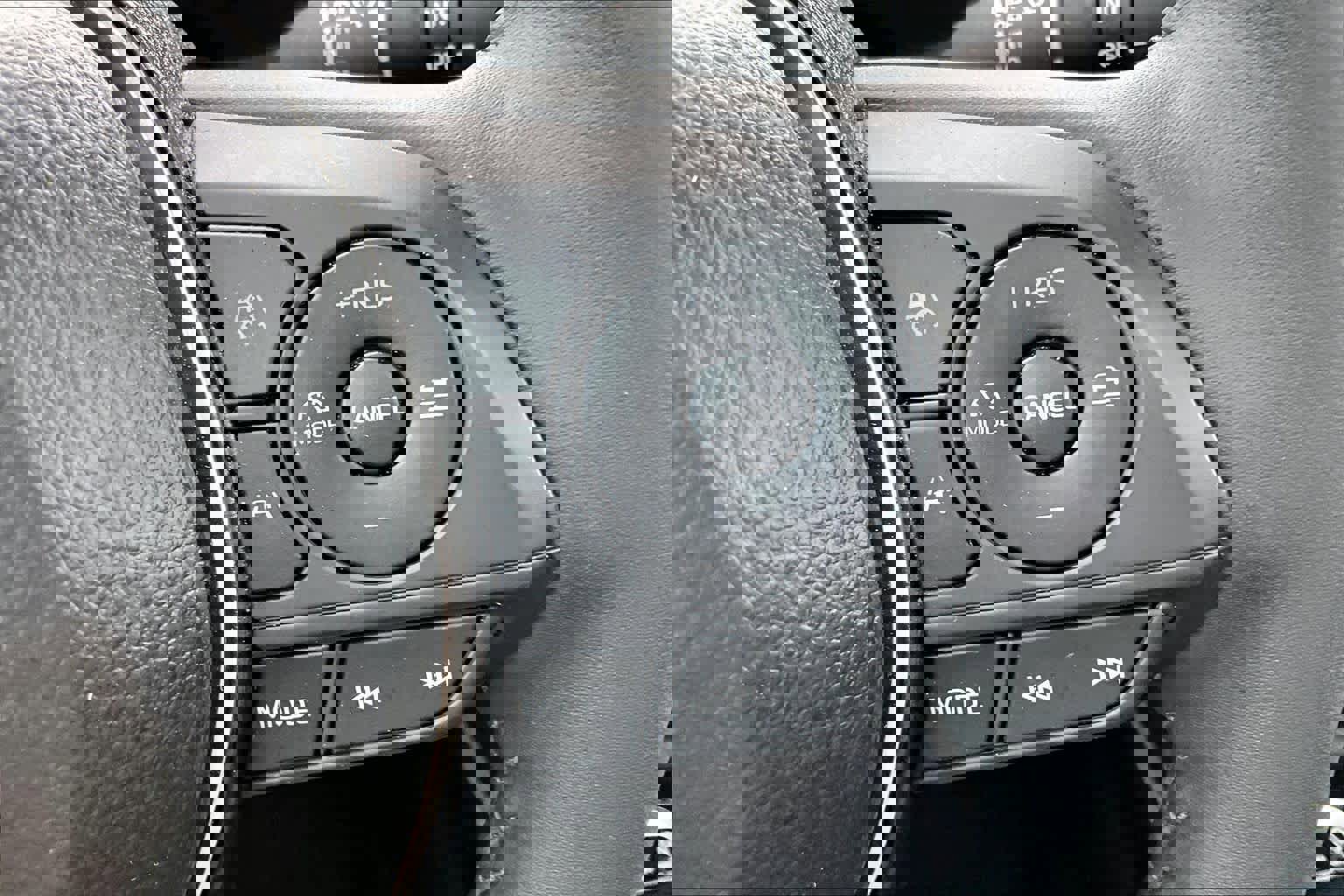 Used 2025 Toyota Corolla Cross XLE w/ Convenience Package image 22