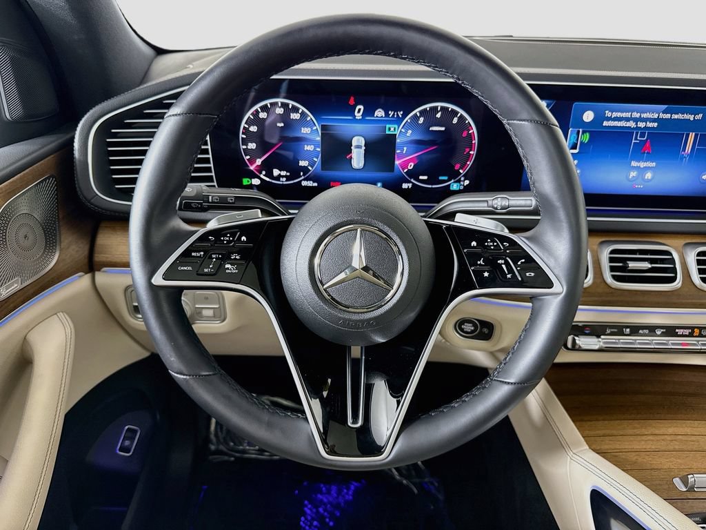 Used 2025 Mercedes-Benz GLS 450 4MATIC image 11