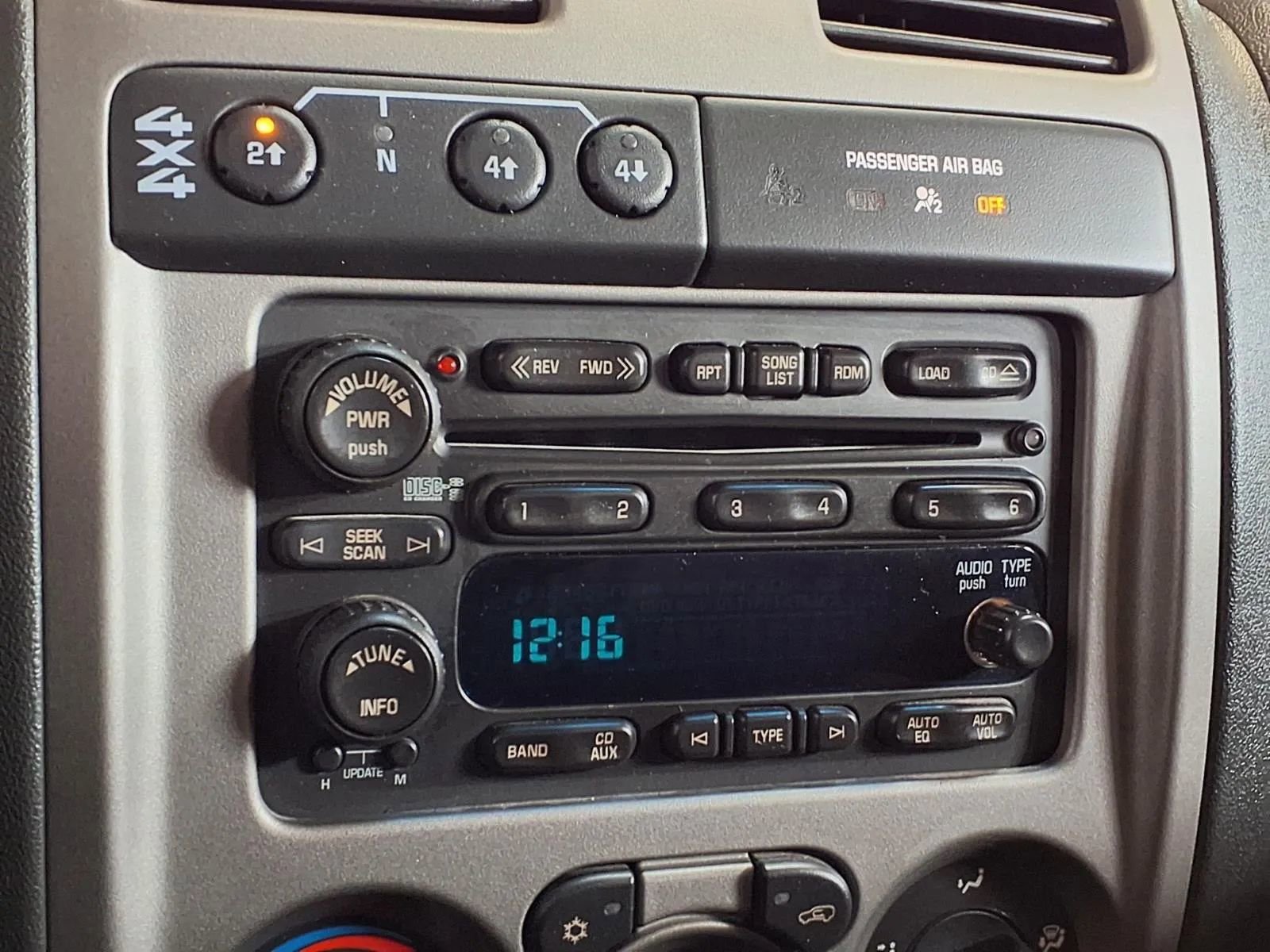 Used 2006 Chevrolet Colorado LT w/ LT Preferred Equipment Group AWD/4WD image 22