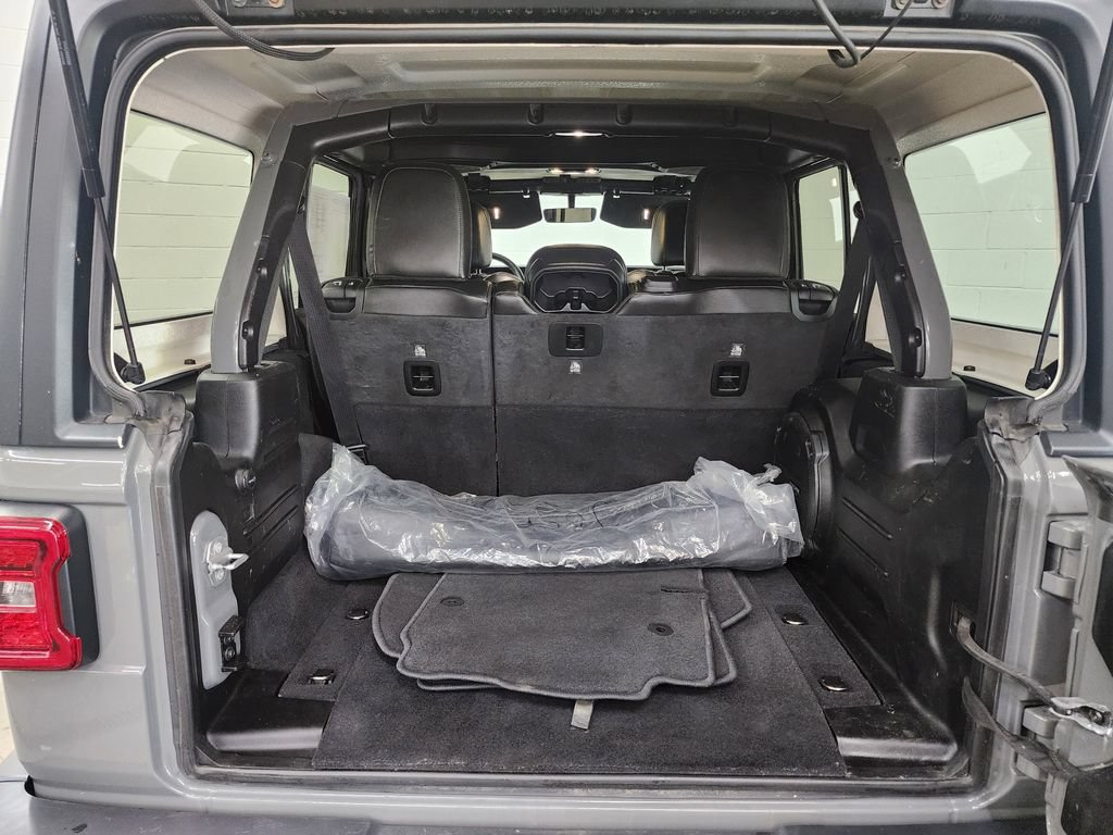 Used 2020 Jeep Wrangler Unlimited Sahara w/ Uconnect 4C Nav & Sound Group AWD/4WD image 26