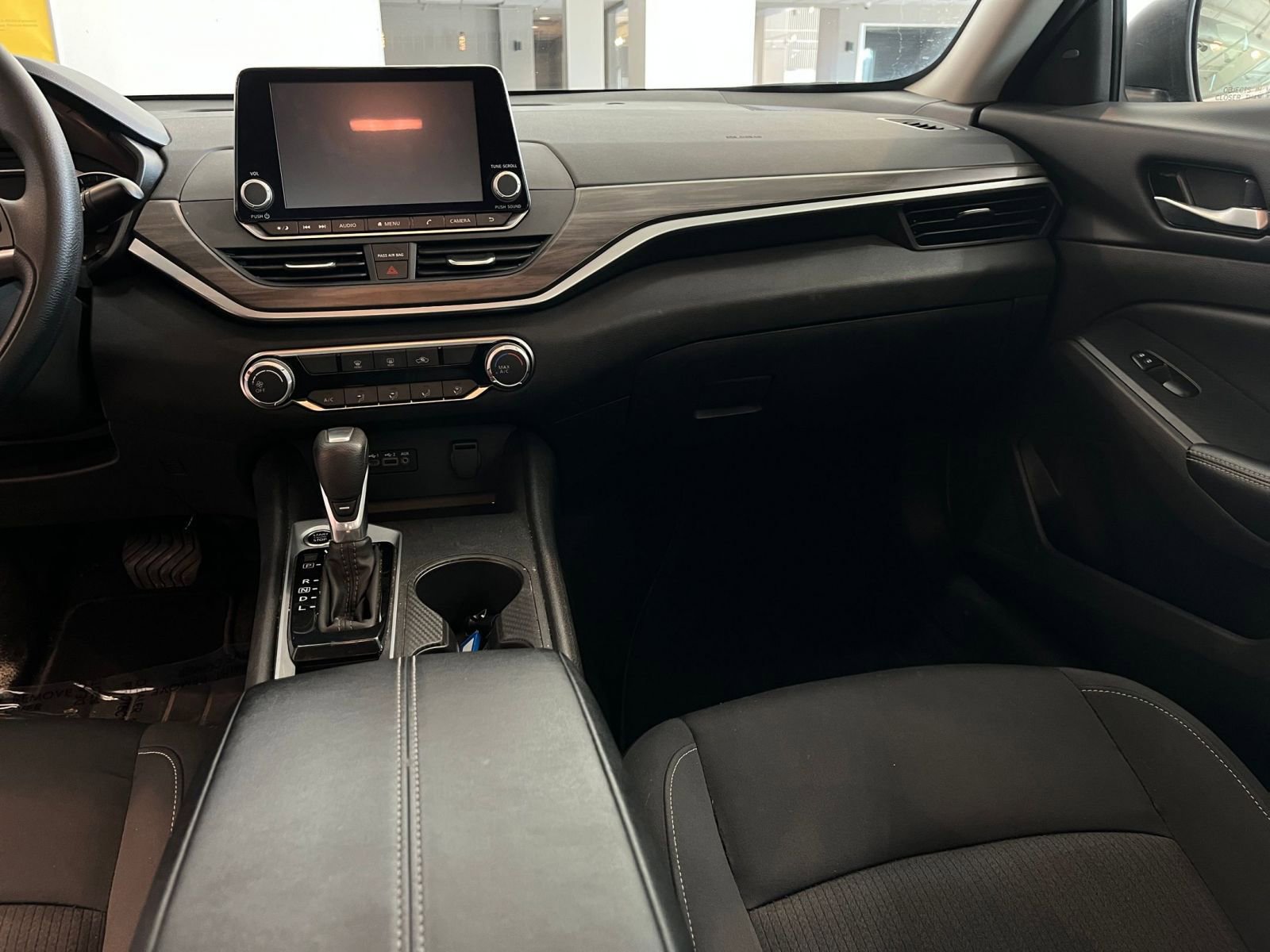 Used 2025 Nissan Altima 2.5 SV image 35