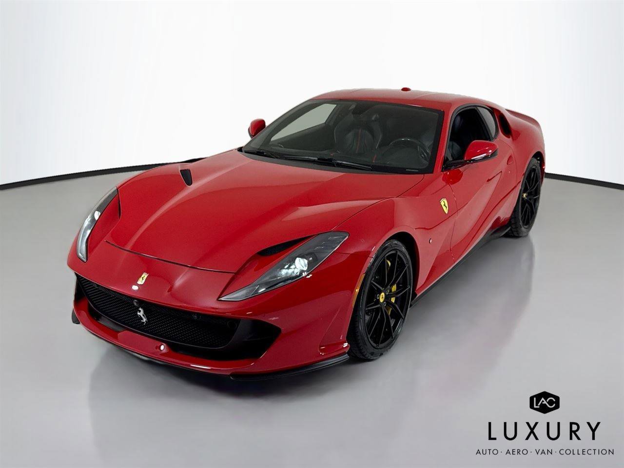 Used 2018 Ferrari 812 Superfast RWD image 4