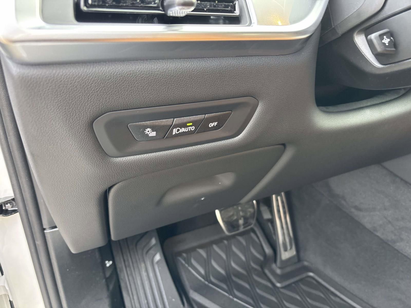 New 2026 BMW X5 xDrive40i w/ M Sport Package image 14