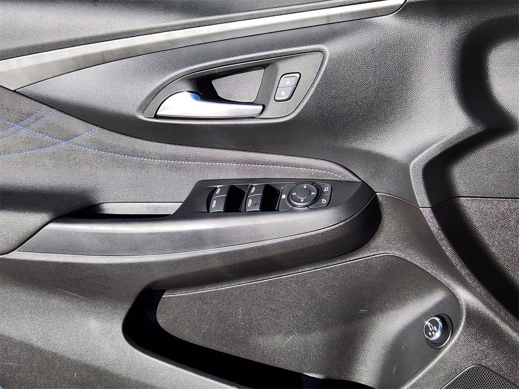 Used 2025 Buick Envista Sport Touring w/ Convenience II Package image 6