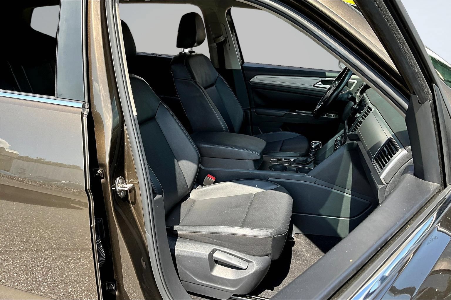 Used 2019 Volkswagen Atlas SE w/ Towing Package FWD image 24