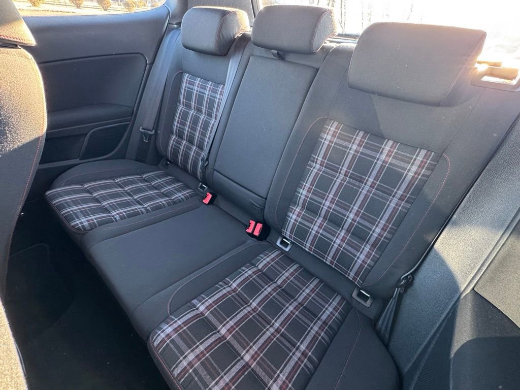 Used 2010 Volkswagen GTI 2-Door image 18
