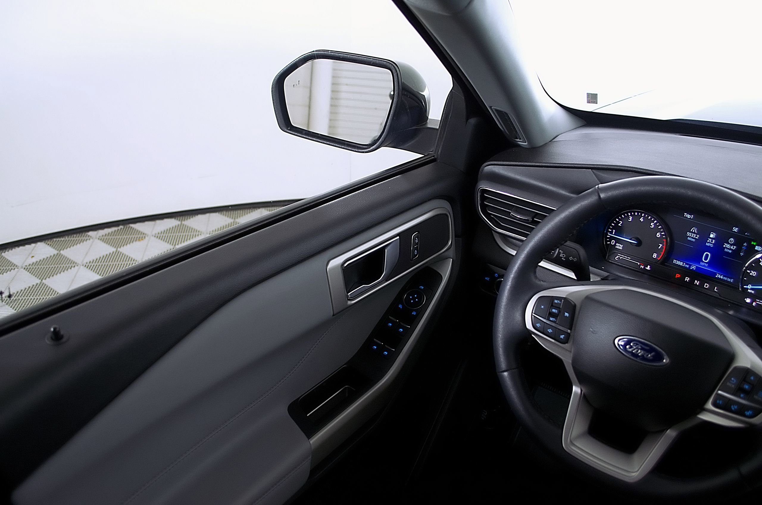 Used 2023 Ford Explorer XLT w/ Equipment Group 202A image 25